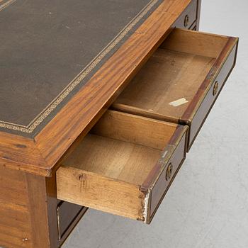 A Georgian style desk, early 20th century.