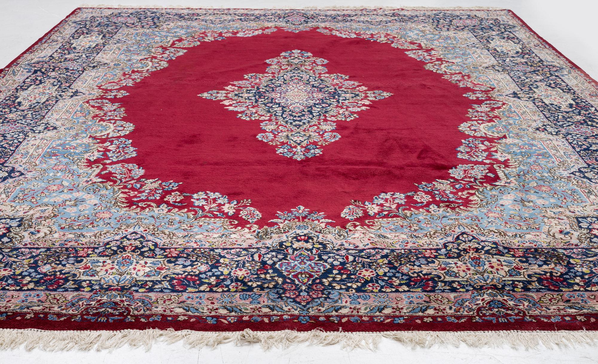 Kirman, salon carpet, approx. 420 x 300 cm.