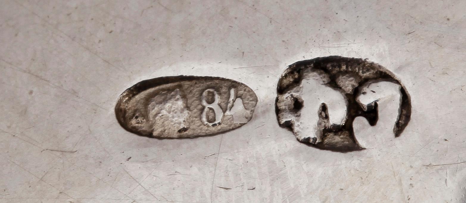 SALTKAR SAMT POKAL, silver, troligen Ryssland, 1868 till omkring sekelskiftet 1900. Totalvikt ca 140 gram.