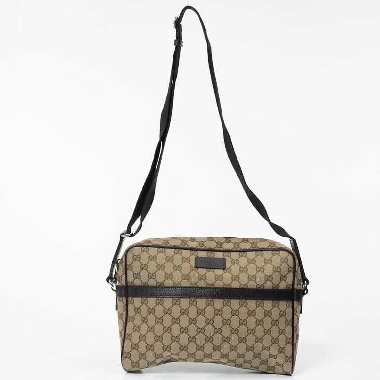 Gucci, bag, "Messenger bag" and toiletry bag.