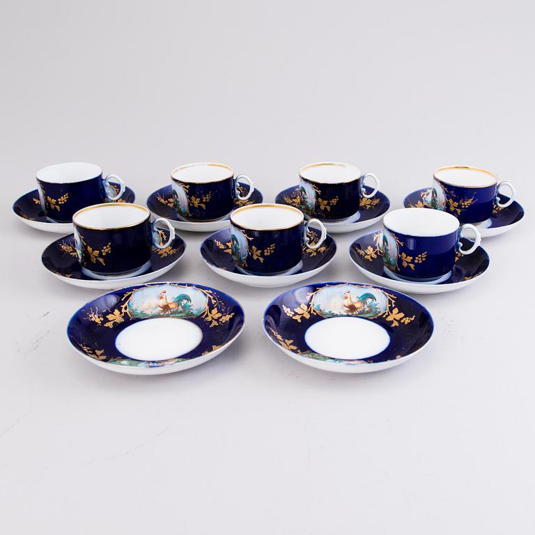 A 10-piece Kuznetsov porcelain tea set, Russia 1892-1917.
