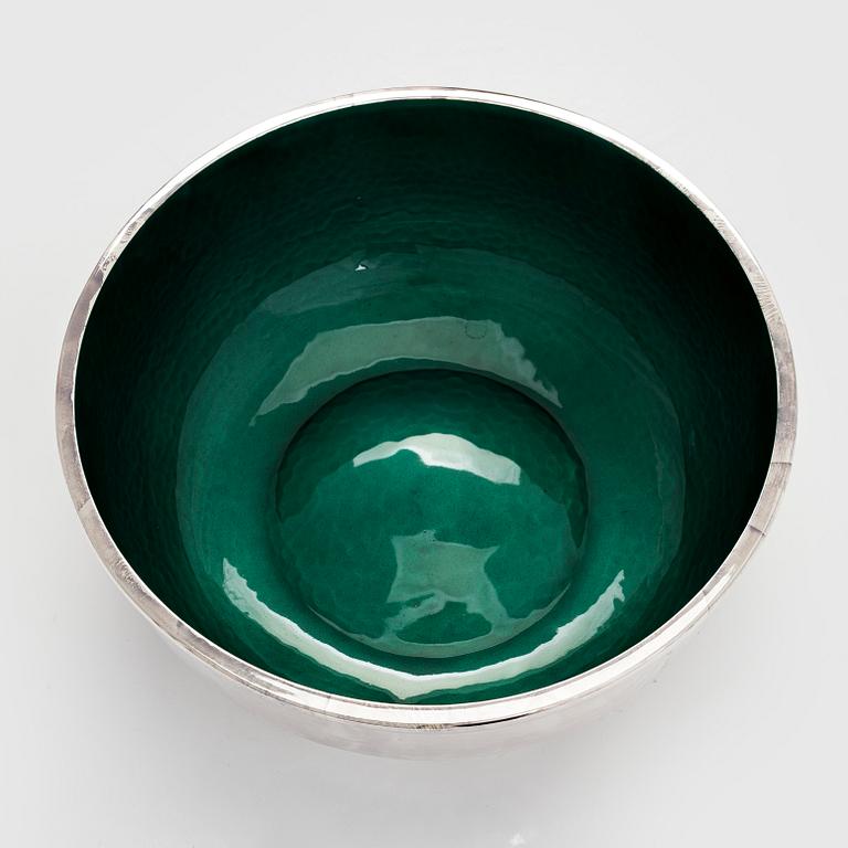 A. Tillander, skål, sterlingsilver och emalj, Åbo 2005.