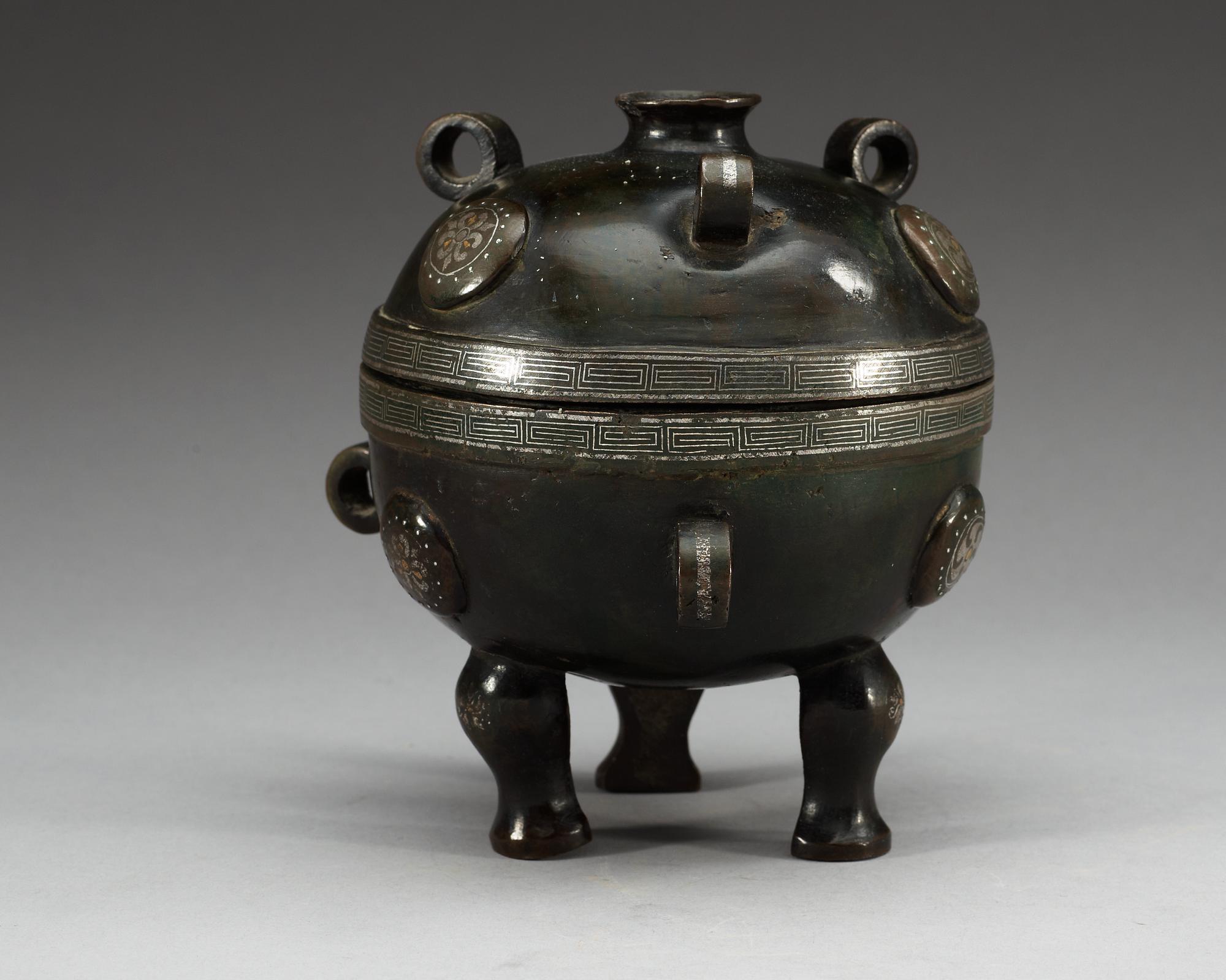RÖKELSEKAR med LOCK, brons. Arkaiserande modell.