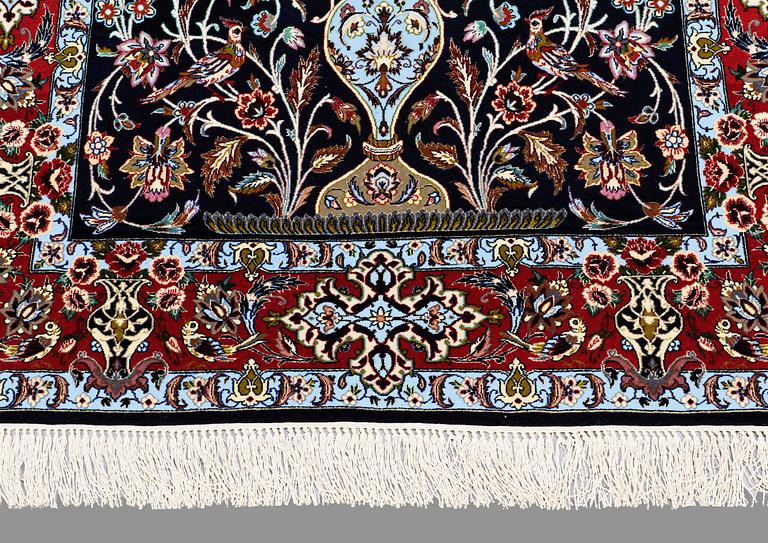 MATTA, Figural Isfahan, part silk, 167 x 110 cm.