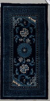 MATTA, semiantik Baotou, Kina. Ca 132x65 cm.