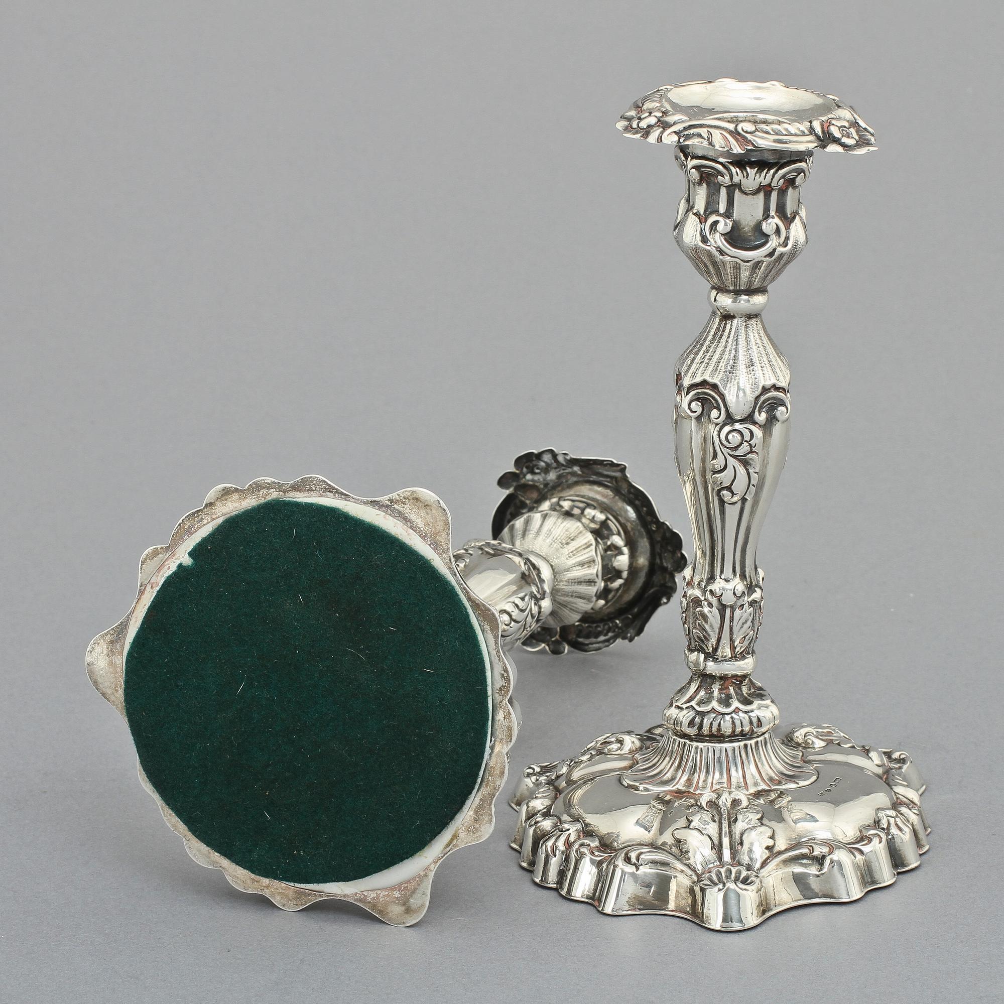 LJUSSTAKAR, ett par, silver, Emanuel Forssman, Växjö, 1866.