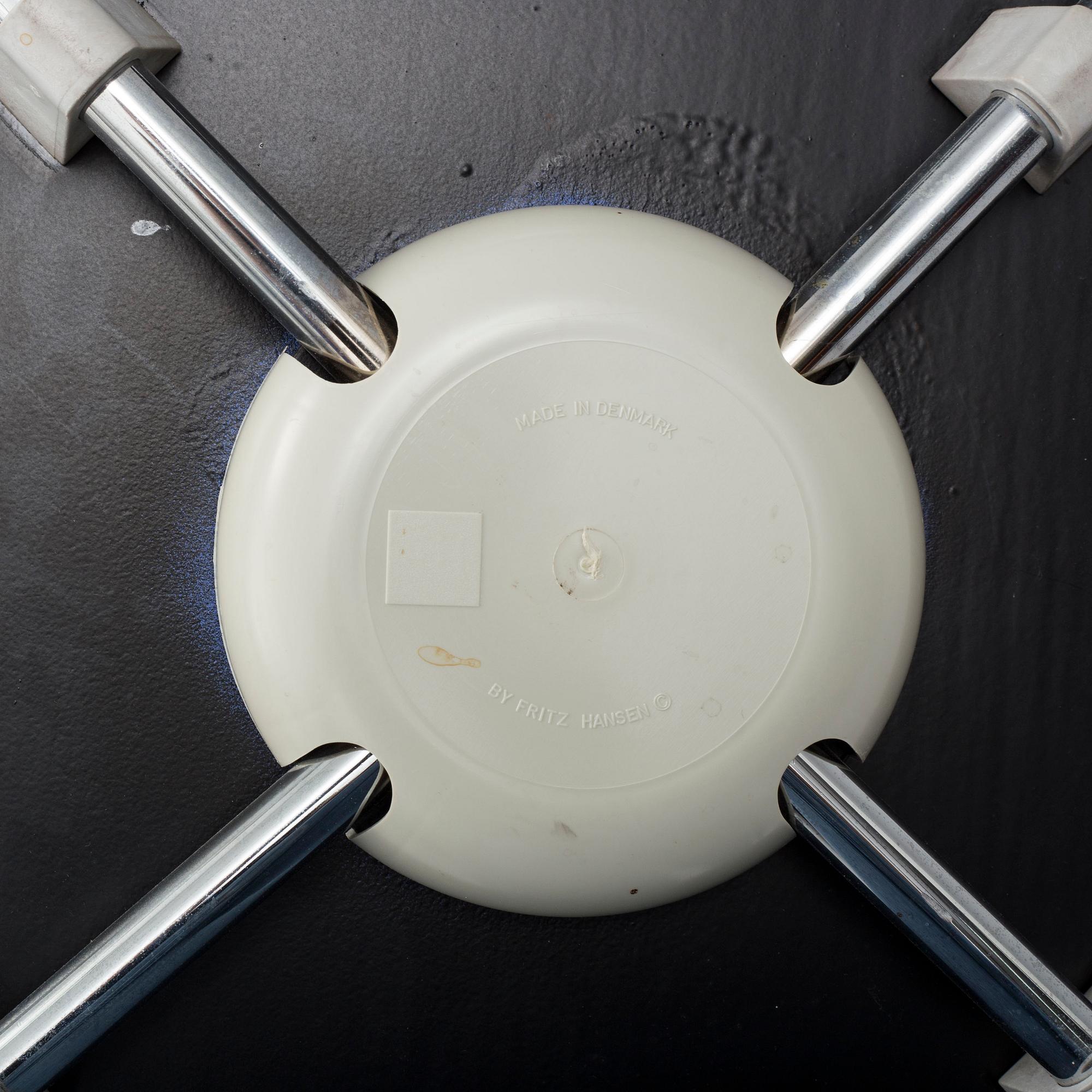 ARNE JACOBSSON, stolar, 7 st, "Sjuan", Fritz Hansen, 1900-talets slut.