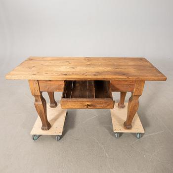 Bord  Barocktyp 1800-tal eller äldre.