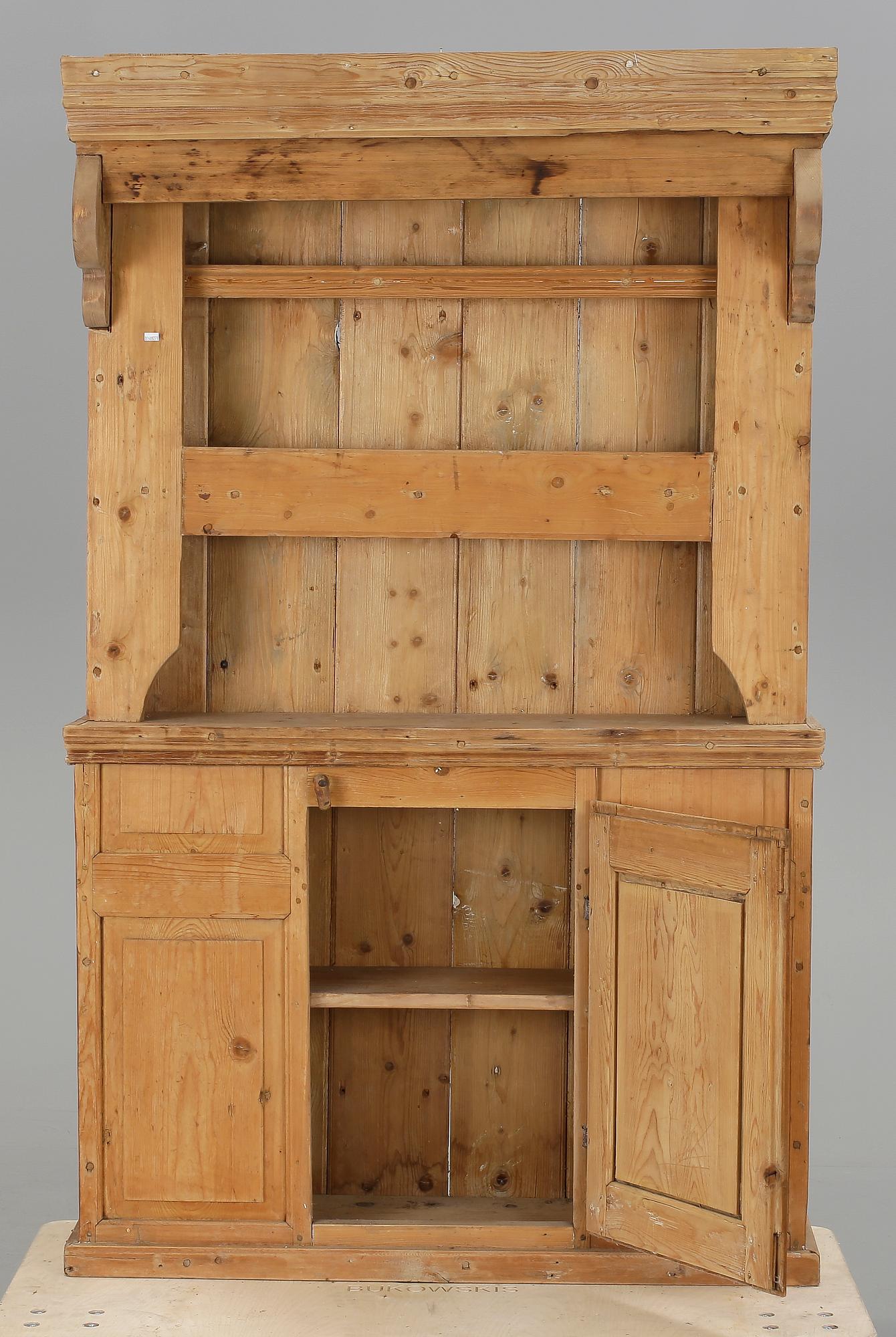 SKÅP MED TALLRIKSHYLLA, allmoge, 1800-tal.