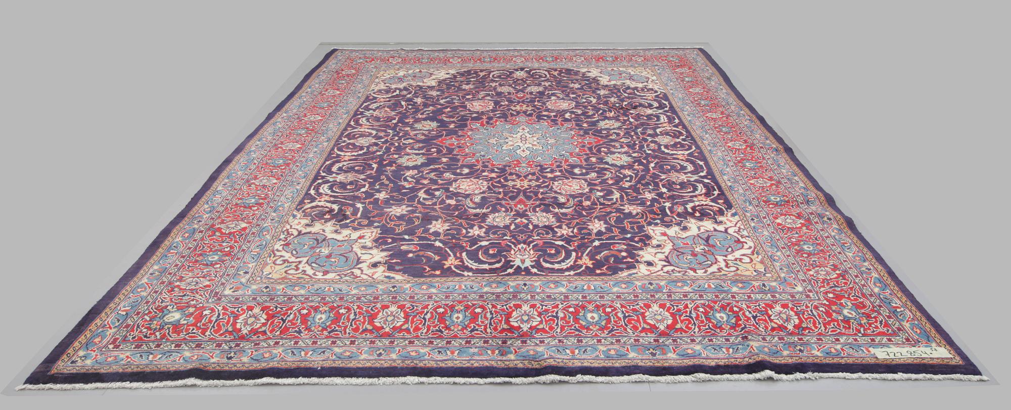 MATTA, Sarouk, ca 378 x 293 cm.