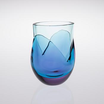 VAS, glas, "Kukka N 518", (Blomma) Heikki Orvola, signerad Nuutajärvi Notsjö, 1970-tal.