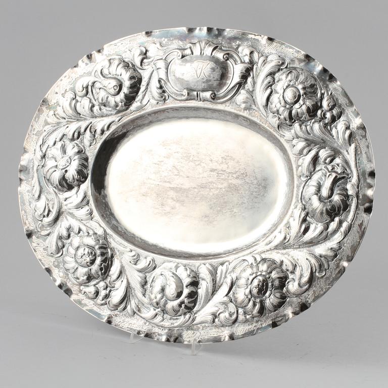 PRESENTERFAT, silver, GAB, 1920, vikt 730 g.