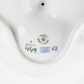 Bing & Gröndahl and Royal Copenhagen, a 99-piece porcelain dinner service, 'Musselmalet', Denmark.