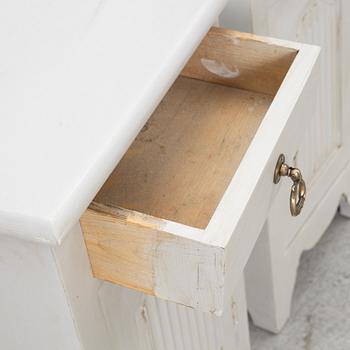 A pair of early 20th Century nightstands.