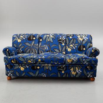 Josef Frank, a model 703 sofa, Firma Svenskt Tenn.