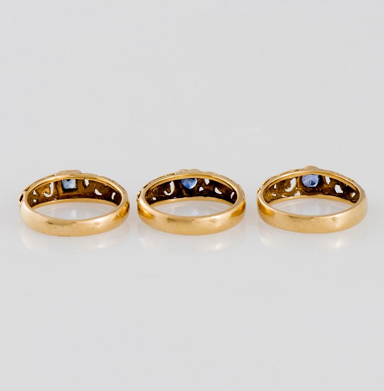 RINGAR, 3 st, safirer, 18K guld.