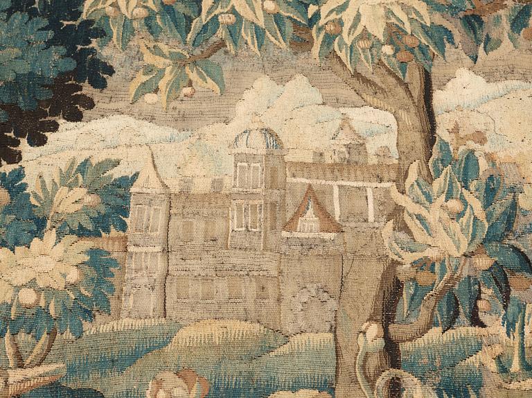 TAPESTRY, tapestry weave. 274,5 x 402 cm. Flanders, the second part of the 17th century til around 1700.