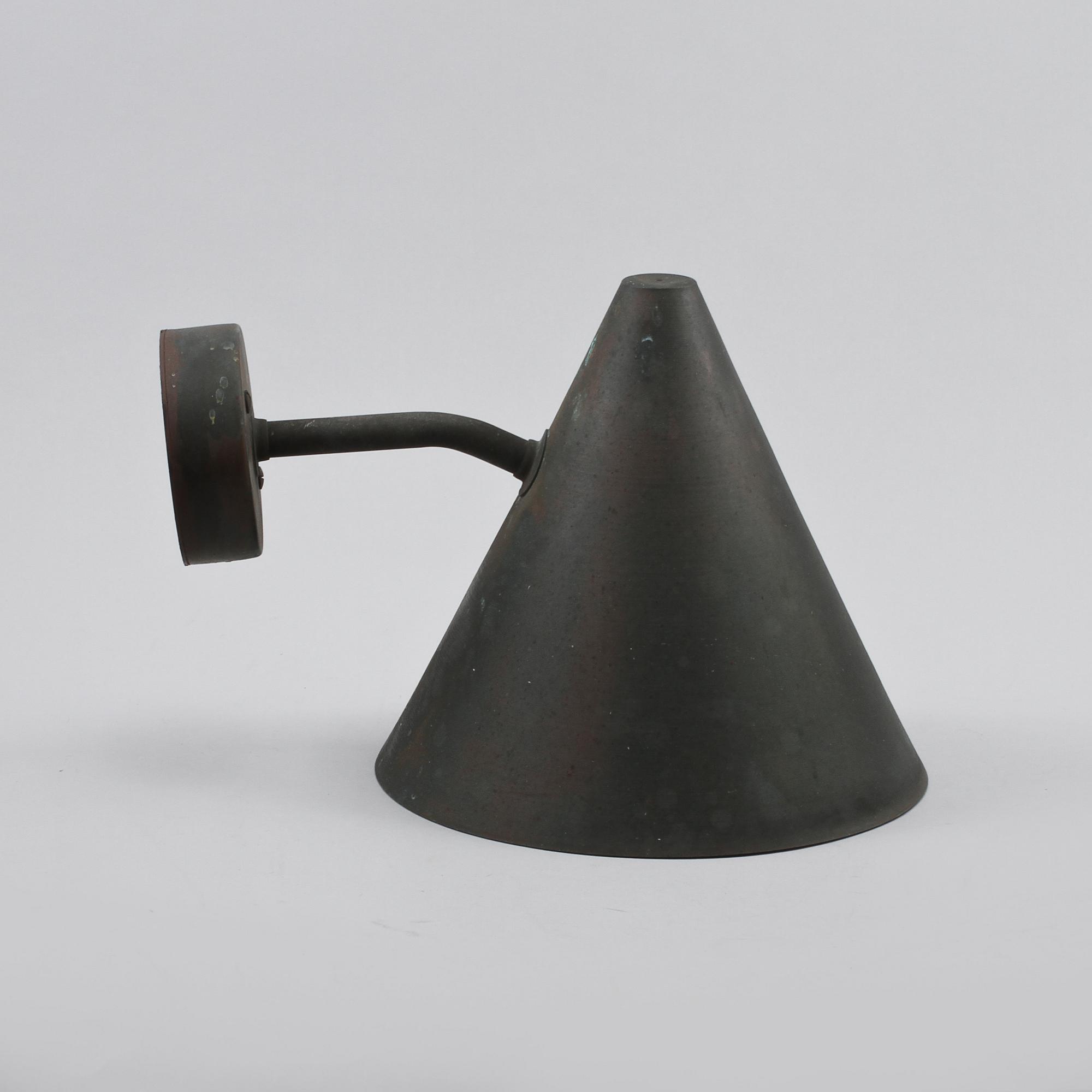 VÄGGLAMPA, "Tratten", Hans Agne Jakobsson, Markaryd, 1900-talets andra hälft.