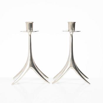 Anna-Greta Eker, ljusstakar, ett par, silver, Auran Kultaseppä Oy, Åbo, 1962.