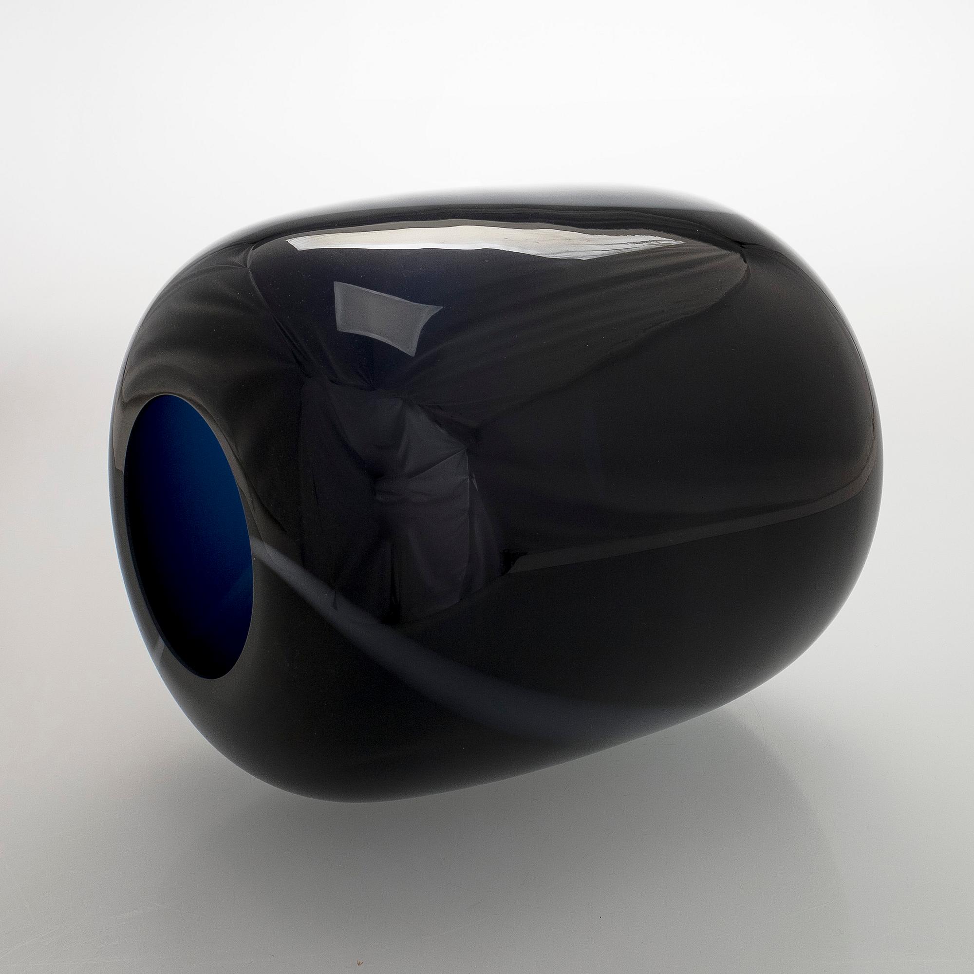 Timo Sarpaneva, an art object 'Blues' signed Timo Sarpaneva 68 / 1985.