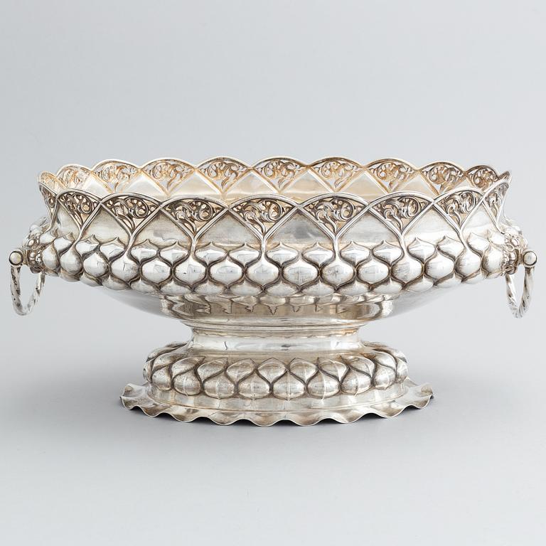 CG Hallberg, jardinjär, silver, Stockholm 1906. Renässans-stil.