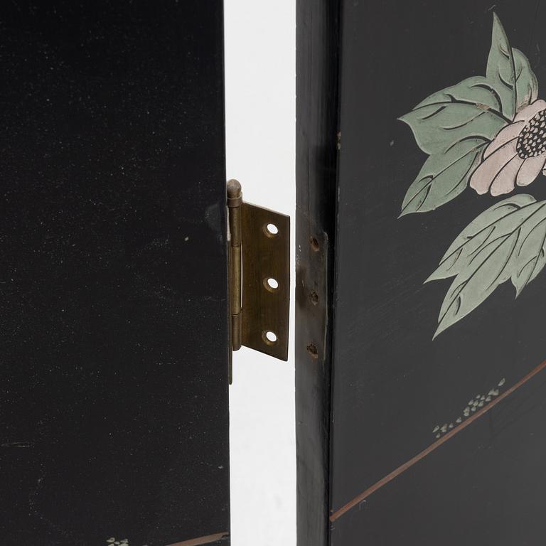 Vikskärmar, ett par, Kina, 1900-talets andra hälft.