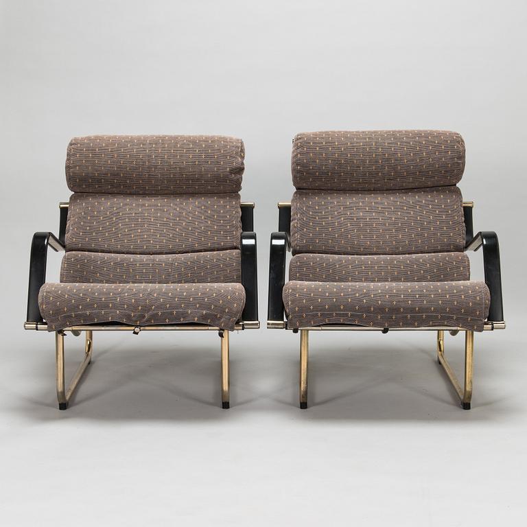 Yrjö Kukkapuro,  A pair of 1980s 'Remmi' armchairs for Avarte, Finland.