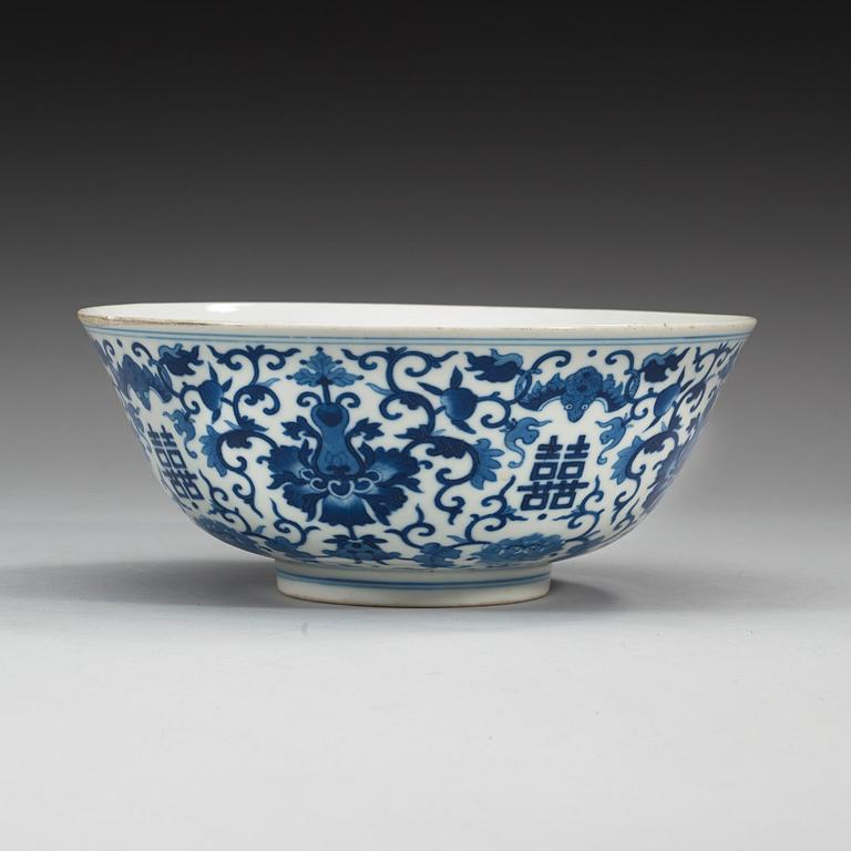 A blue and white lotus bowl, Qing dynasty with Daoguangs seal mark and period (1821-50).