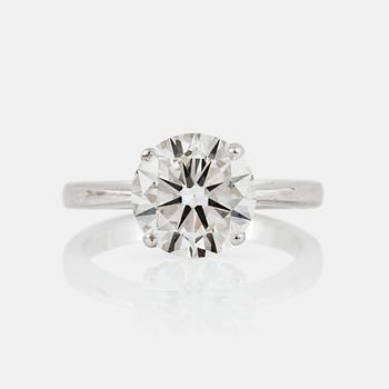 A brilliant-cut diamond, 3.26 cts J/VS1, ring.