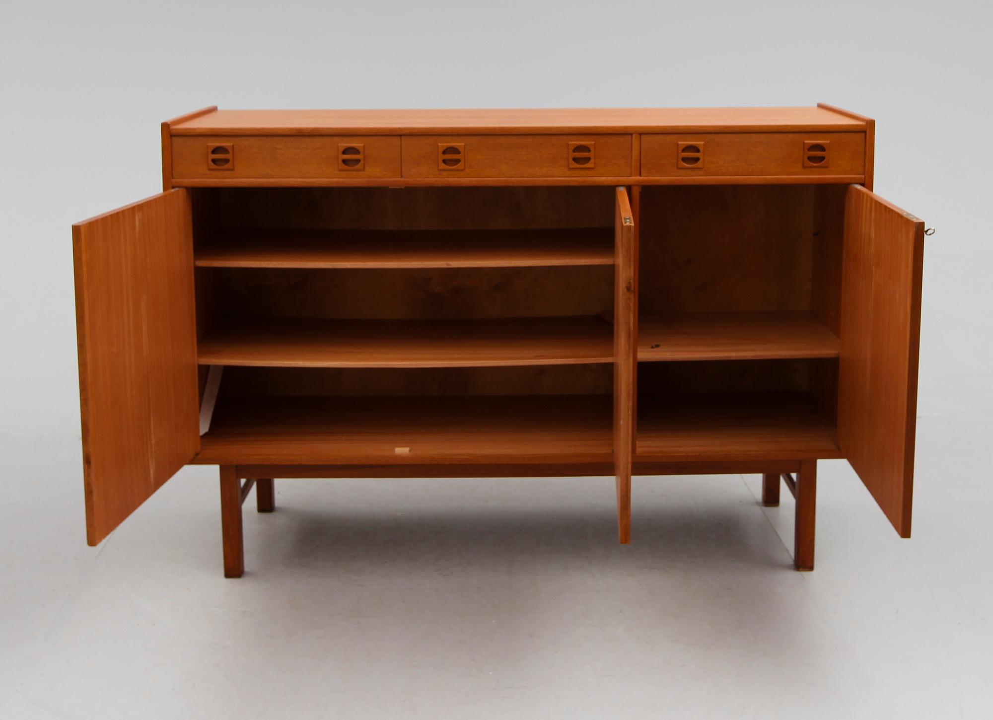 SIDEBOARD, 1900-talets andra hälft.