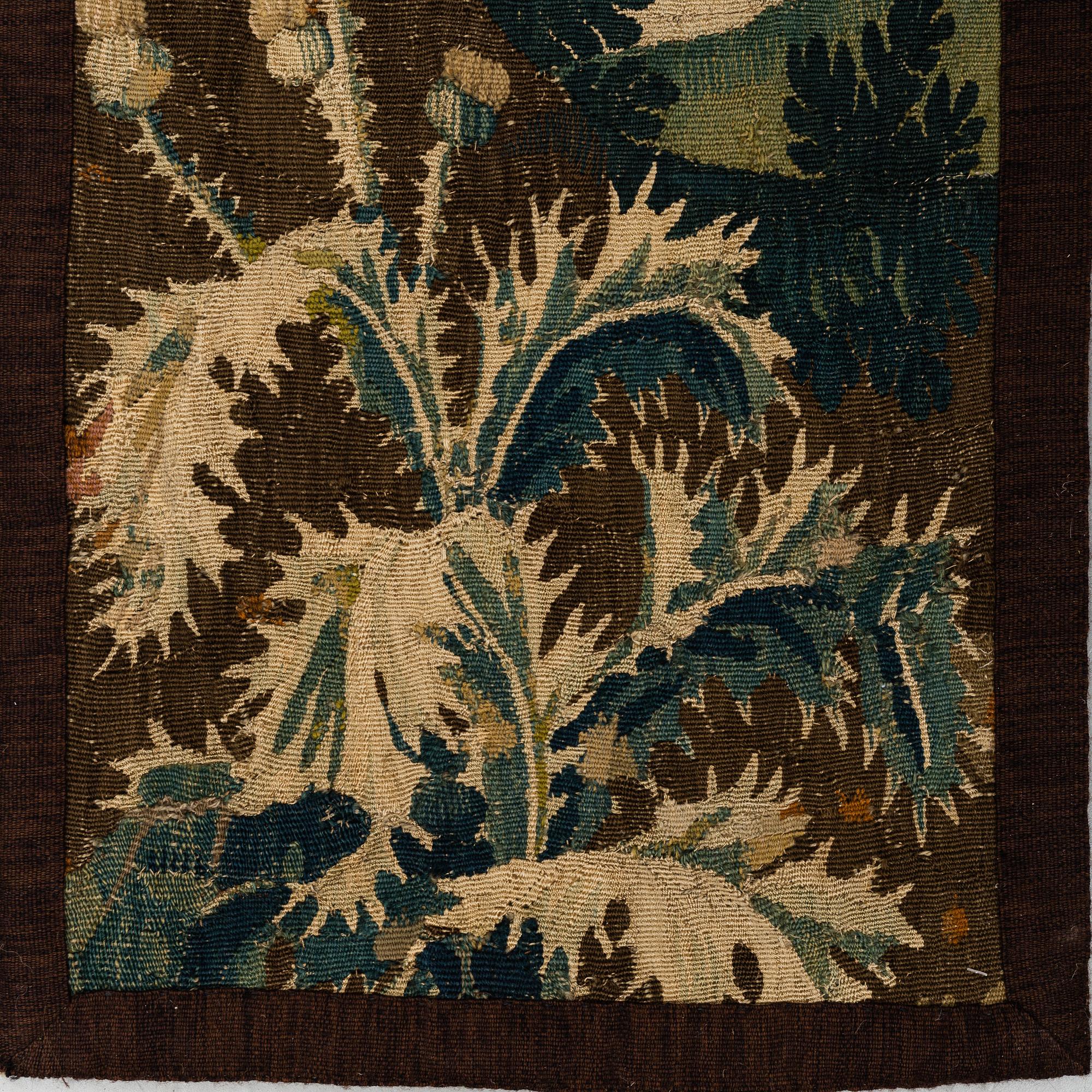 VÄVD TAPET FRAGMENT, gobelängteknik, ca 215,5 x 48 cm, Flandern omkring 1700.