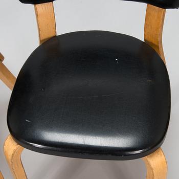 Alvar Aalto, a pair of 1960s 'E 69' chairs for O.Y. Huonekalu- ja Rakennustyötehdas A.B.