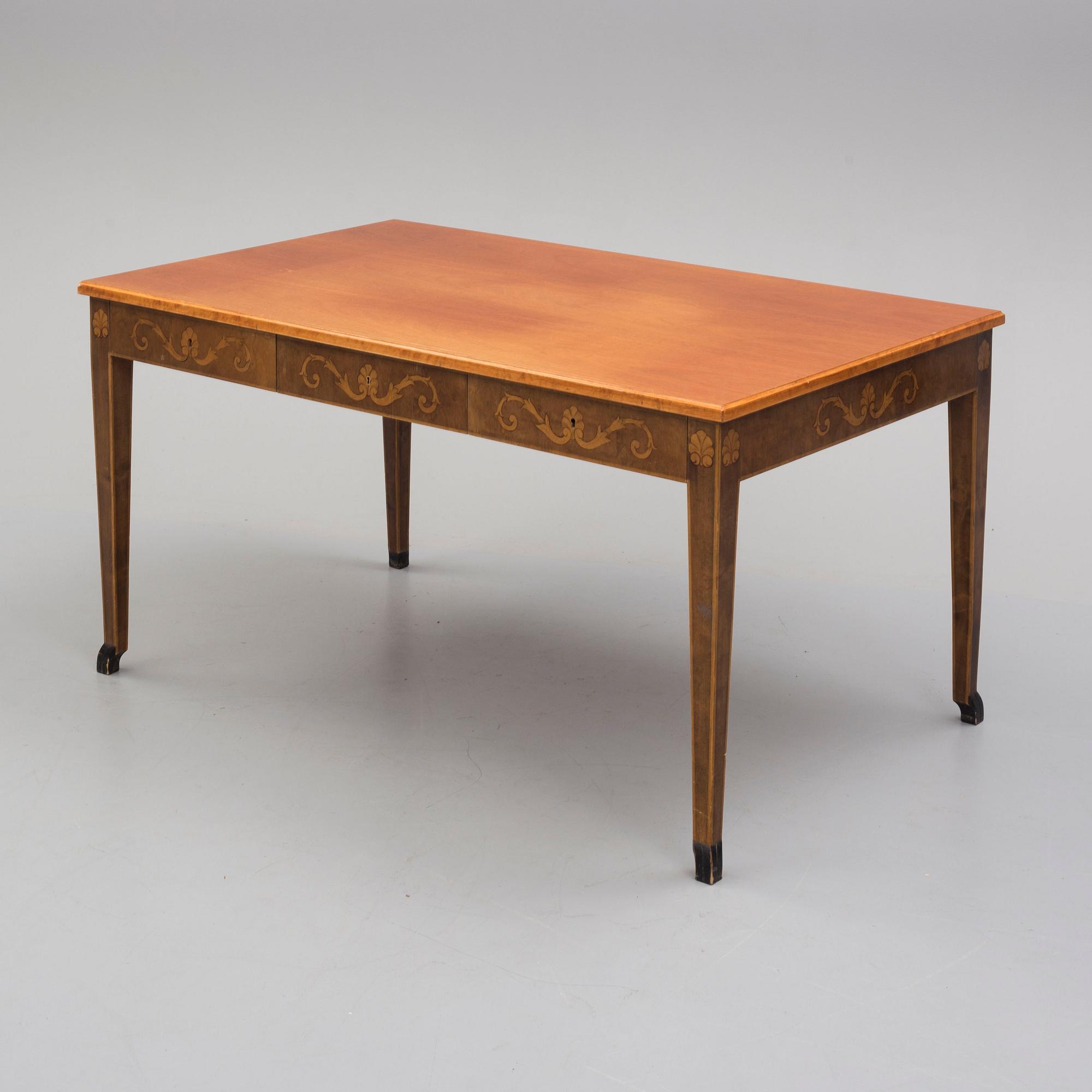 SKRIVBORD, Swedish Grace, 1920-tal.