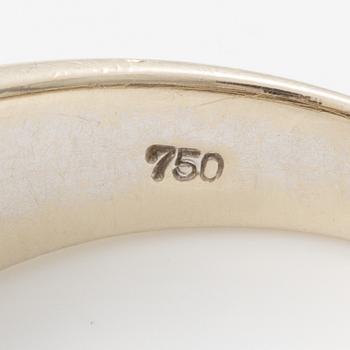 Ring, 18K white gold with brilliant-cut diamonds and baguette-cut diamonds.