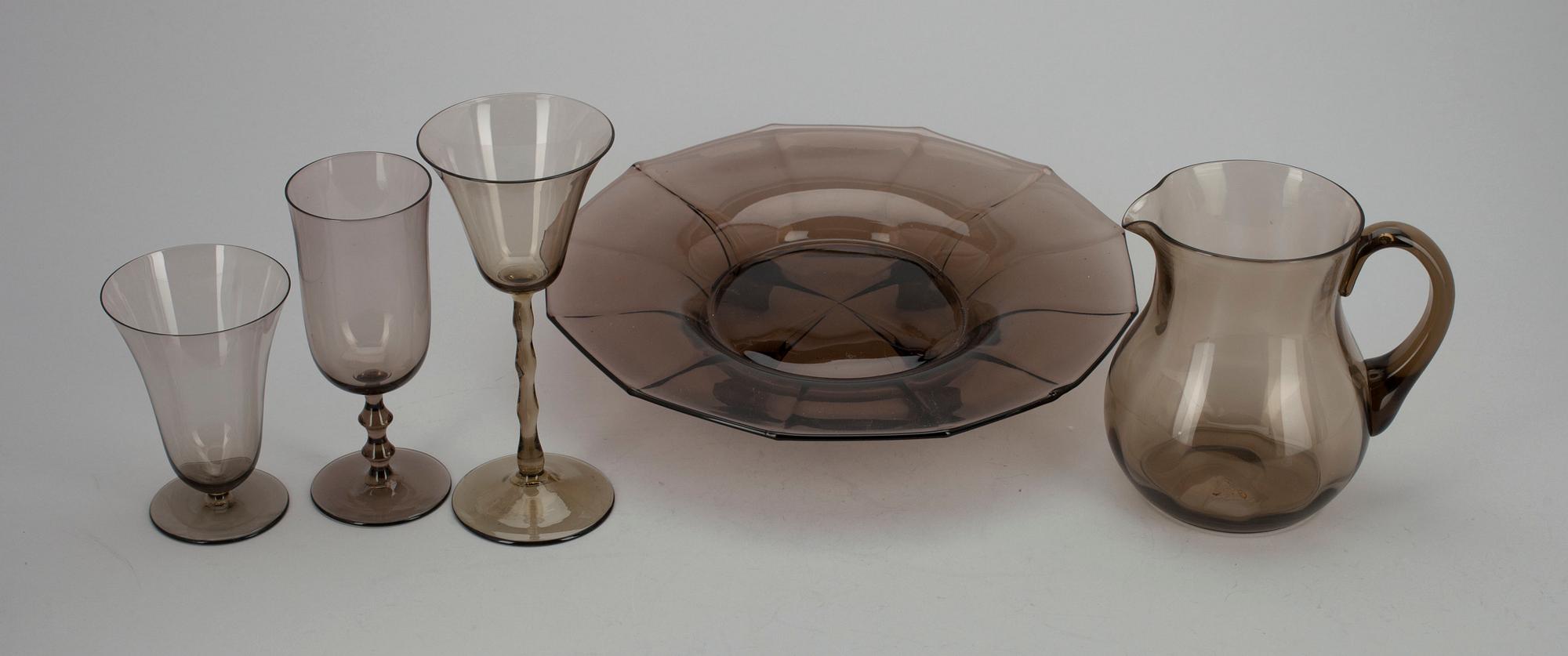 GLASSERVIS, ca 98 delar, 1920-30-tal.