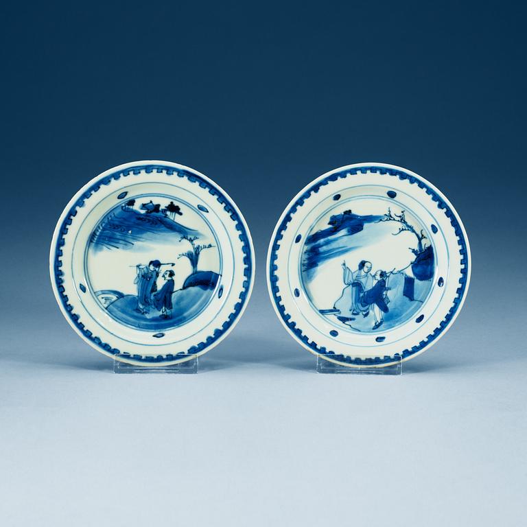 FAT, två stycken, porslin. Ming dynastin, Tianqi (1621-27).