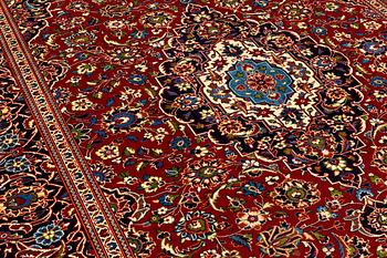 A CARPET, Kashan, ca 337 x 250 cm.