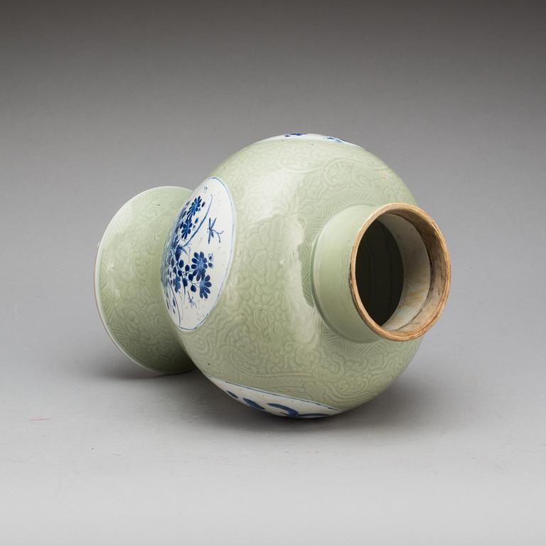 URNA, porslin, Kina, Qianlong (1736-95).