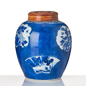 A blue and white jar, Qing dynasty, Kangxi (1662-1722).