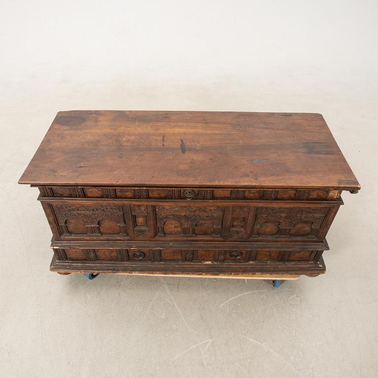 Cassone Renaissance style 19th century.