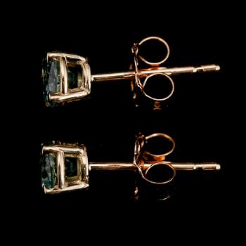 ÖRHÄNGEN, 1 par, 14 k guld. Med briljantslipade diamanter totalt 0.64 ct. Total vikt 1 g.