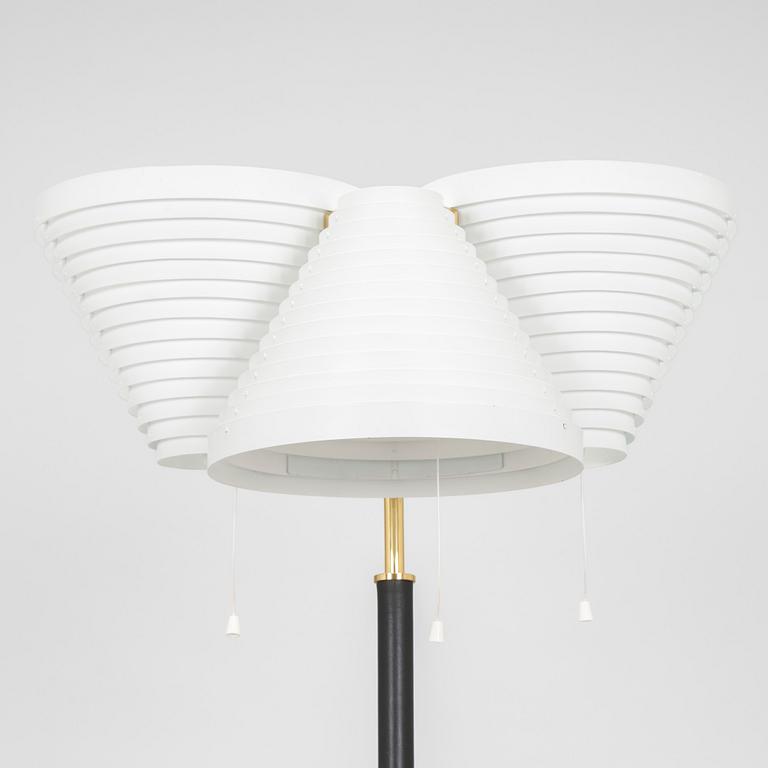 Alvar Aalto, golvlampa modell A809, Valaisinpaja 1900-talets slut.