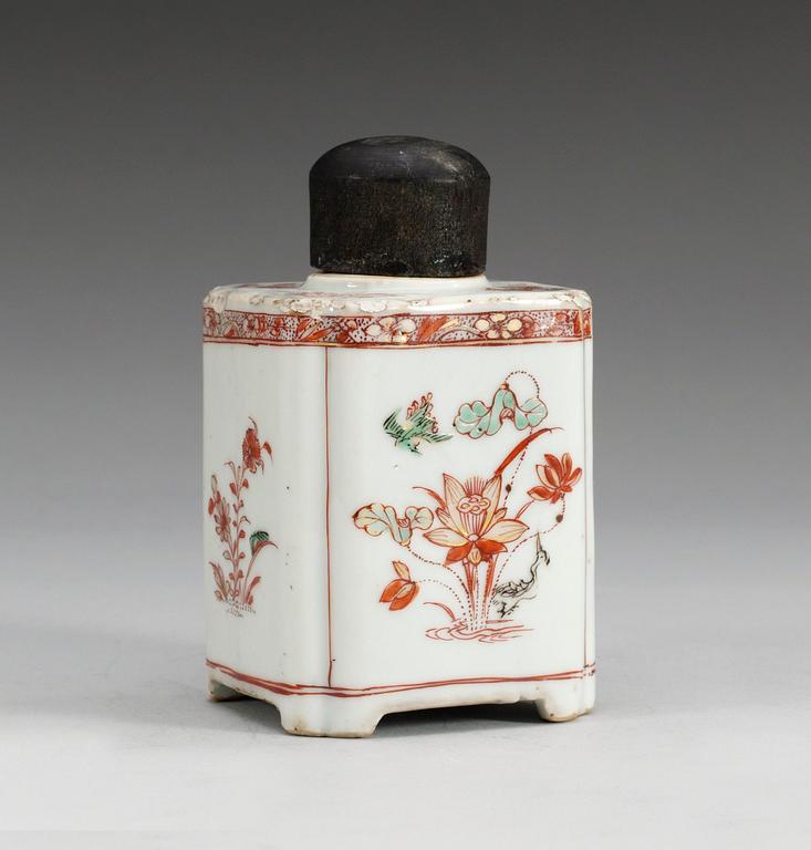 TEDOSA med LOCK, porslin. Qing dynastin. Kangxi (1662-1722).