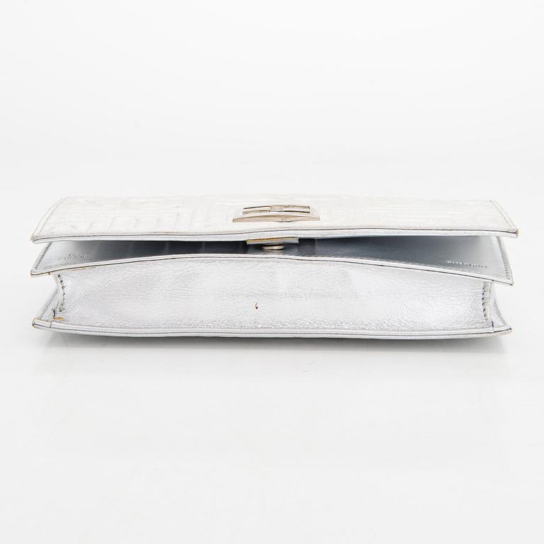 Fendi, A 'wallet on chain', bag.