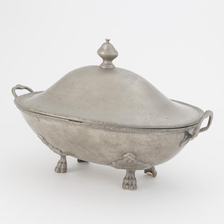 A pewter tureen, by Johan Wiklund (Norrköping 1809-19).