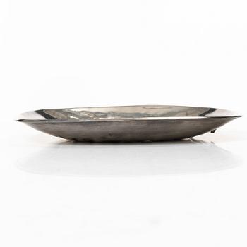 Olle Ohlsson, A silver dish, signed 1978 and numbered 78/350, Silvergillet AB, Malmö 1978.