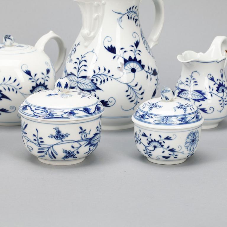 SERVISDELAR, porslin, ca 37 + 11 delar, Meissen, Tyskland 1900-tal.