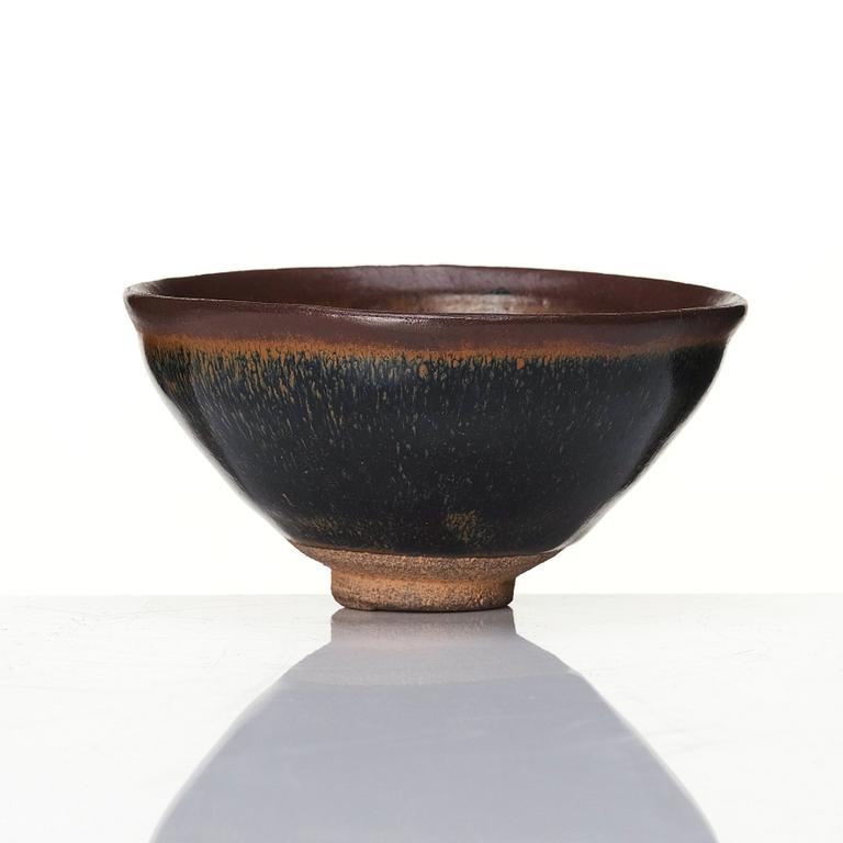 A tenmoku glazed bowl, Song dynasty (960-1279).