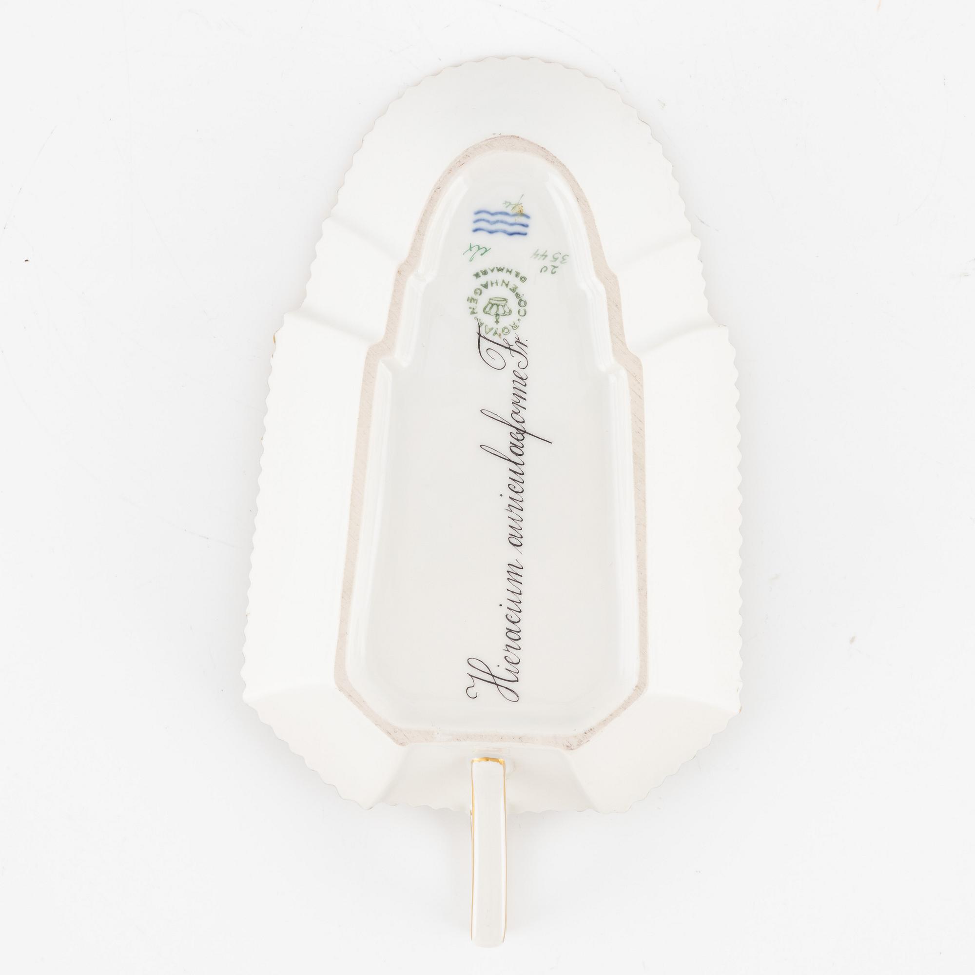 Såsskål, porslin, "Flora Danica", Royal Copenhagen, Danmark, 1956.