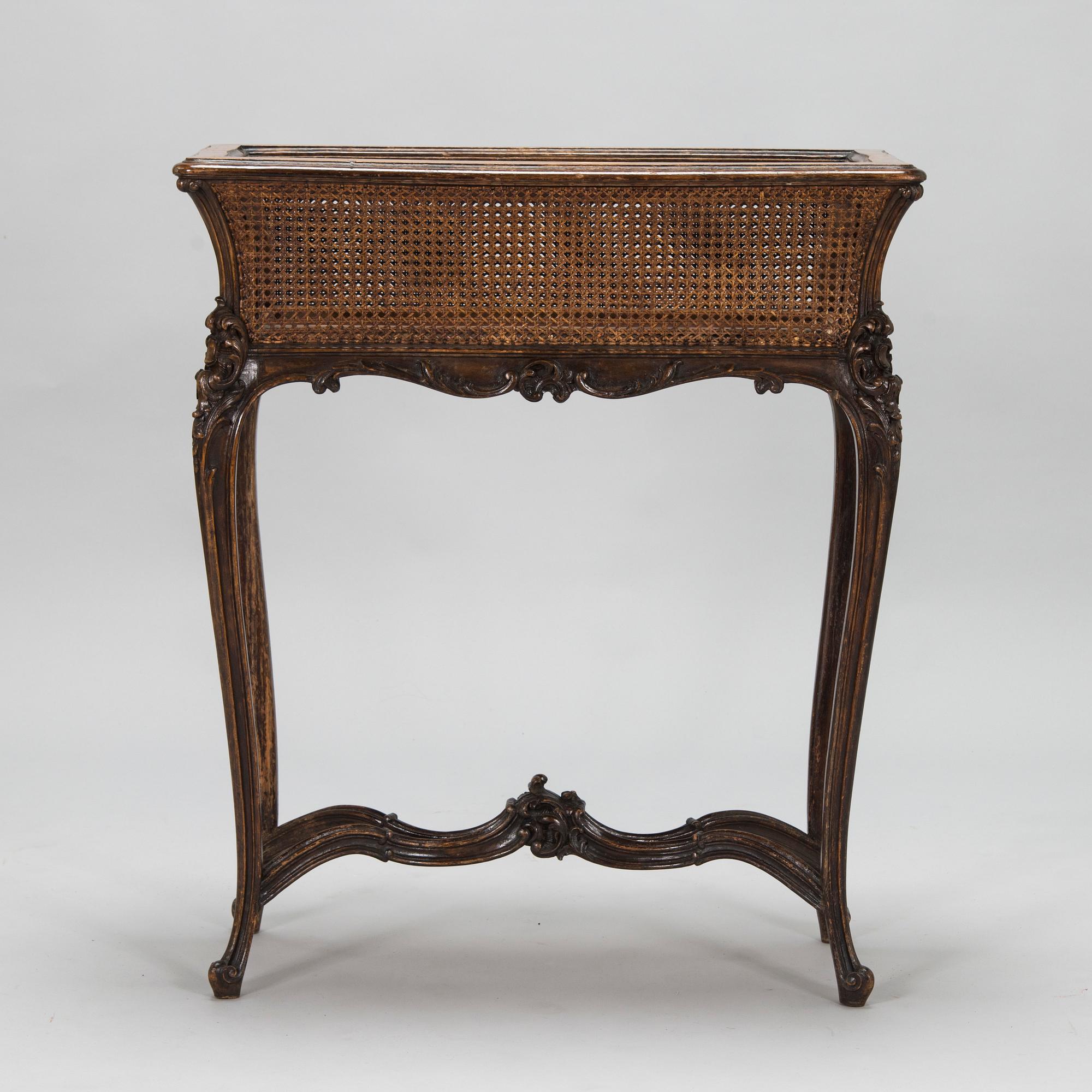 A late 19th-century plant stand.